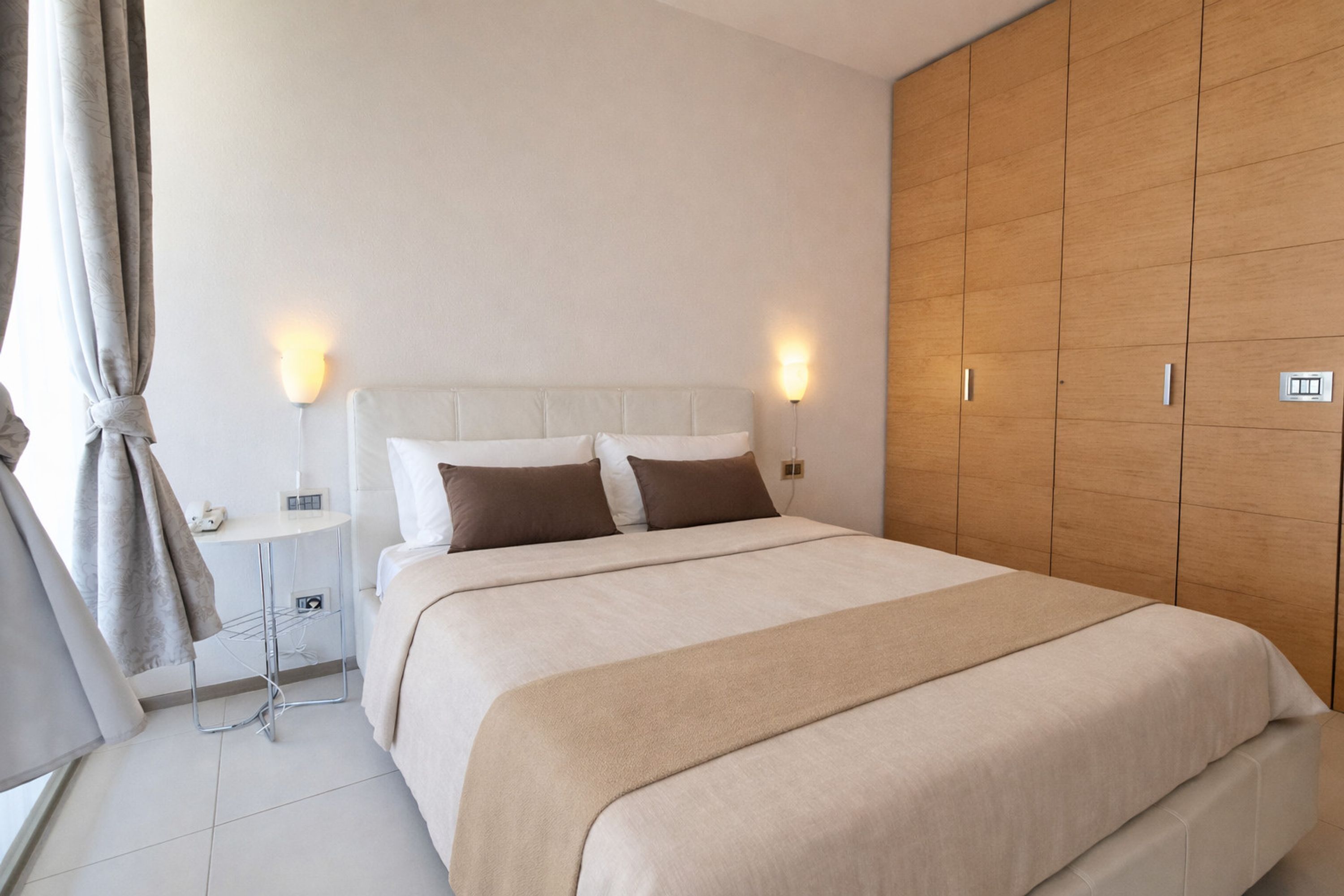 1 bedroom, soundproofing