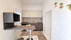 Apartment, Smoking