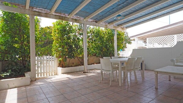 Villa, Smoking