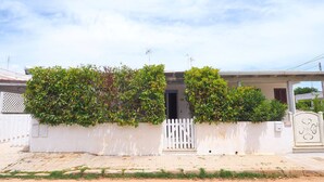 Villa, Smoking | 2 bedrooms - Villa Just a few Metres From the sea 2 Bedrooms air Conditioning (Racale)