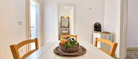 House, Smoking | 2 bedrooms, desk