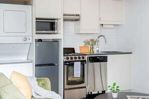 Mikrowelle, Ofen, Herdplatte, Geschirrspüler