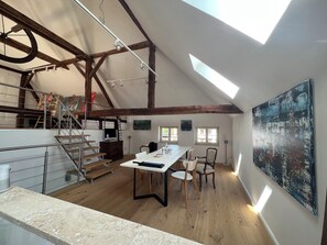 Dining - Vacation apartment & studio with outdoor lounge & barbecue (Oebisfelde)