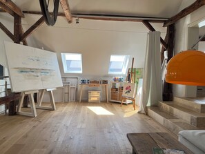 Interior - Vacation apartment & studio with outdoor lounge & barbecue (Oebisfelde)