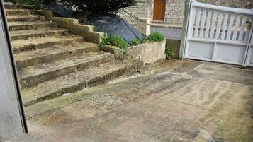 Enceinte de lâhĂ©bergement