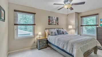 3 bedrooms, iron/ironing board, free WiFi, bed sheets