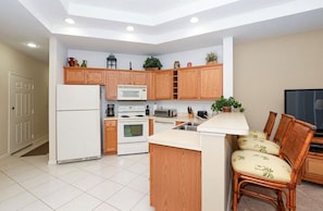 Fridge, microwave, oven, stovetop - Right Direction Rentals 1 Bedroom Villa 8923 (Port St. Lucie)