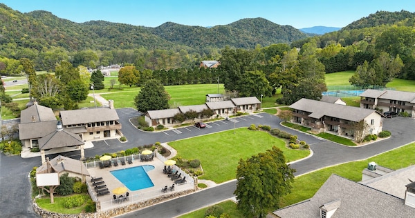 The Parkman - Great Smoky Mountains - Townsend, TN