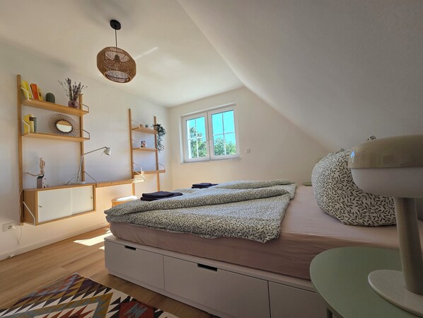 3 chambres, bureau, lit de bébé portatif, Wi-Fi