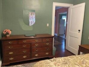 3 soverom, safe på rommet, strykejern/-brett og wi-fi