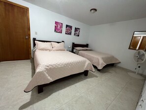 1 habitación, wifi y ropa de cama