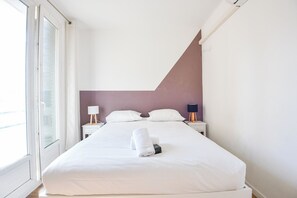 3 habitaciones, tabla de planchar con plancha, wifi y ropa de cama 