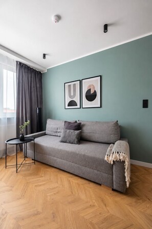 1 bedroom, in-room safe, individually decorated, individually furnished