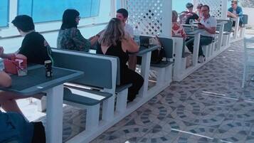 Desayuno a la carta incluido todos los días