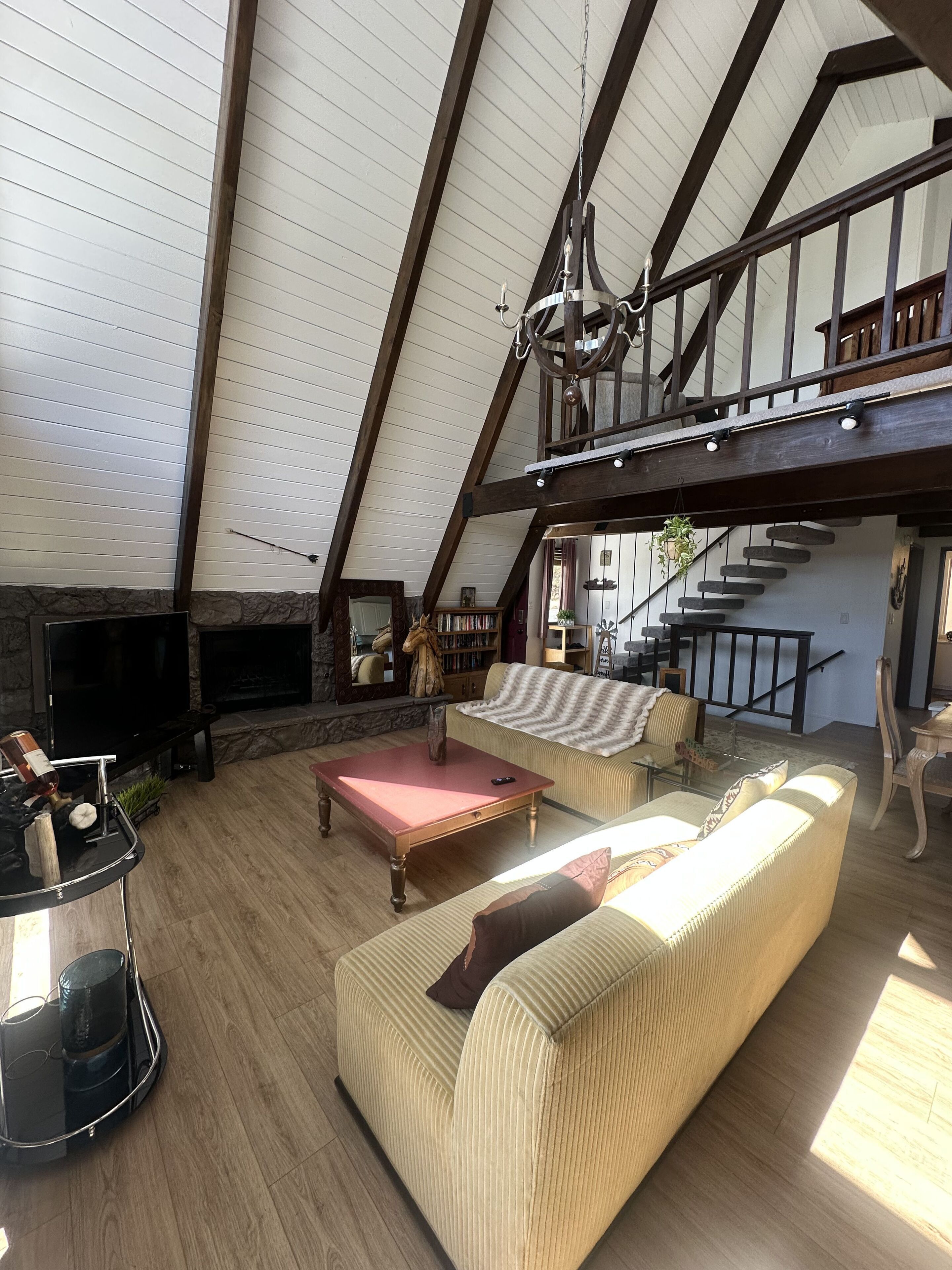 Breath Taking Lake View - Charming 3-bedroom Cabin In Terrific Lake Arrowhead! - Lake Arrowhead, CA
