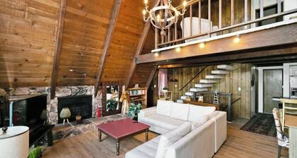 Breath Taking Lake View - Charming 3-bedroom cabin in terrific Lake Arrowhead!