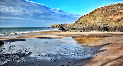 Trem y Gorwel, Aberporth