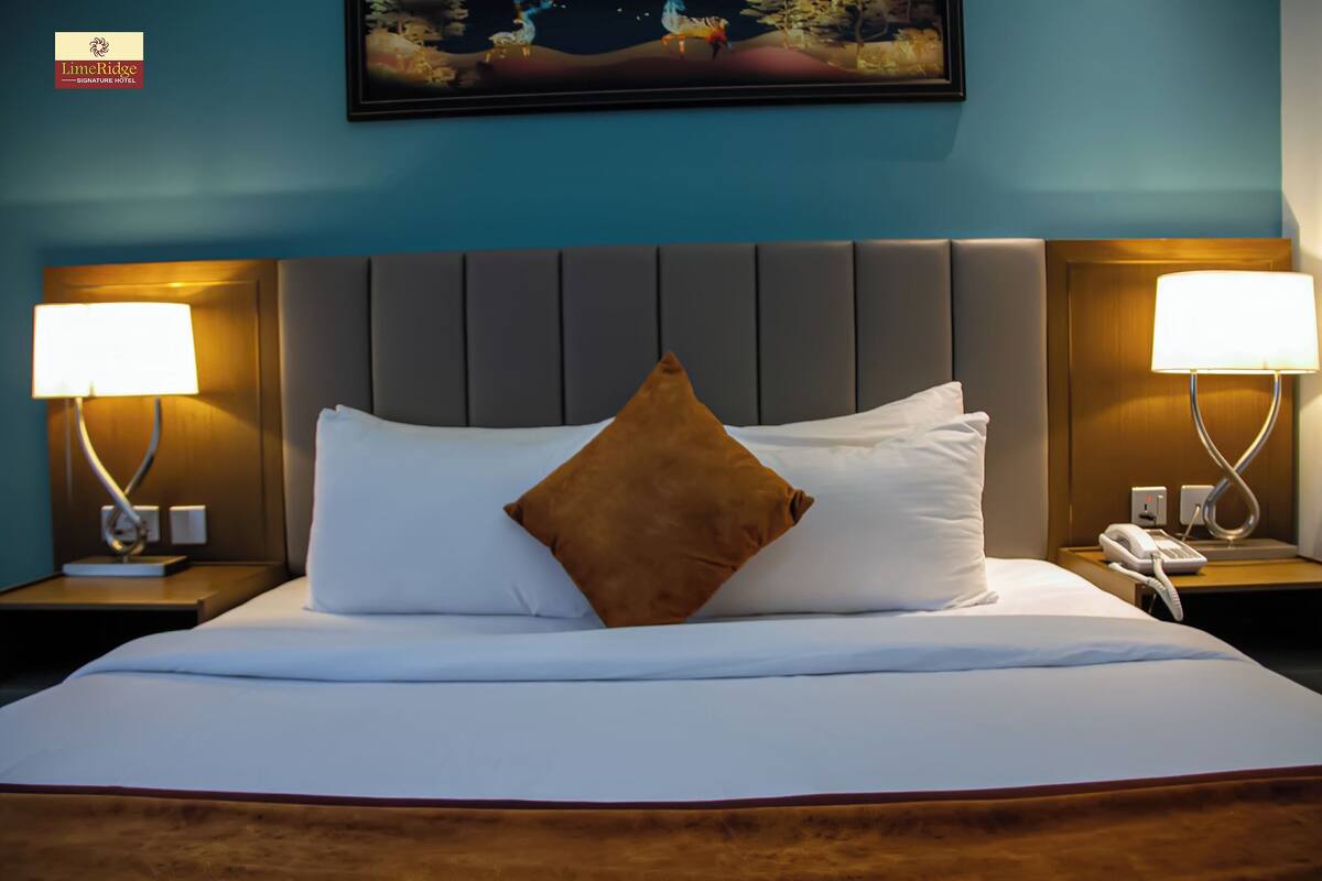 Luxury Room, City View