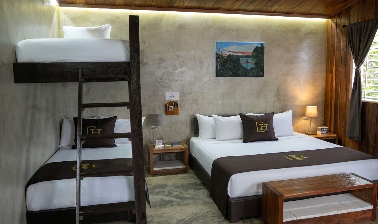 Vil·la de luxe, balcó, vistes a la badia | Minibar, caixa forta a l'habitació, wifi gratuïta i roba de llit 