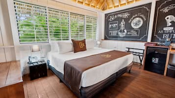 Sardis | Minibar, in-room safe, free WiFi, bed sheets