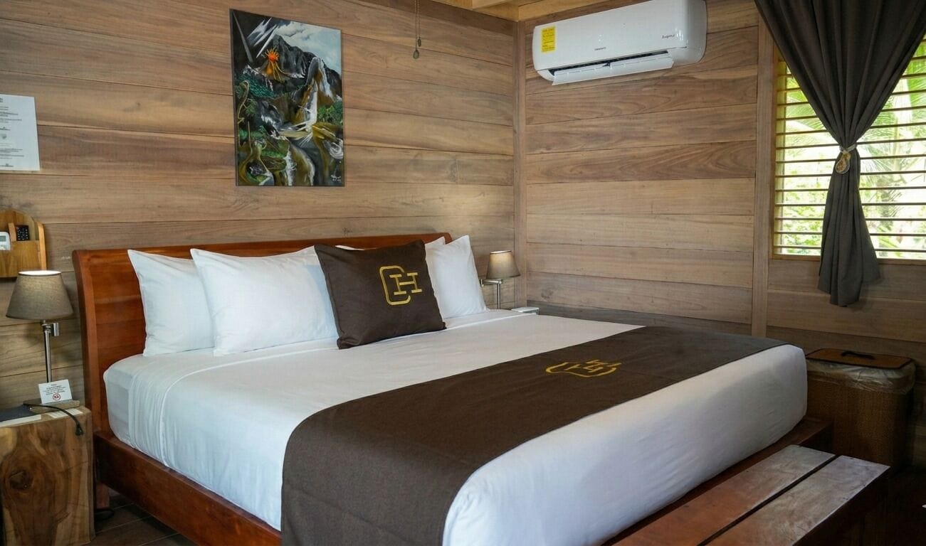 Vil·la familiar, vistes al mar | Minibar, caixa forta a l'habitació, wifi gratuïta i roba de llit 