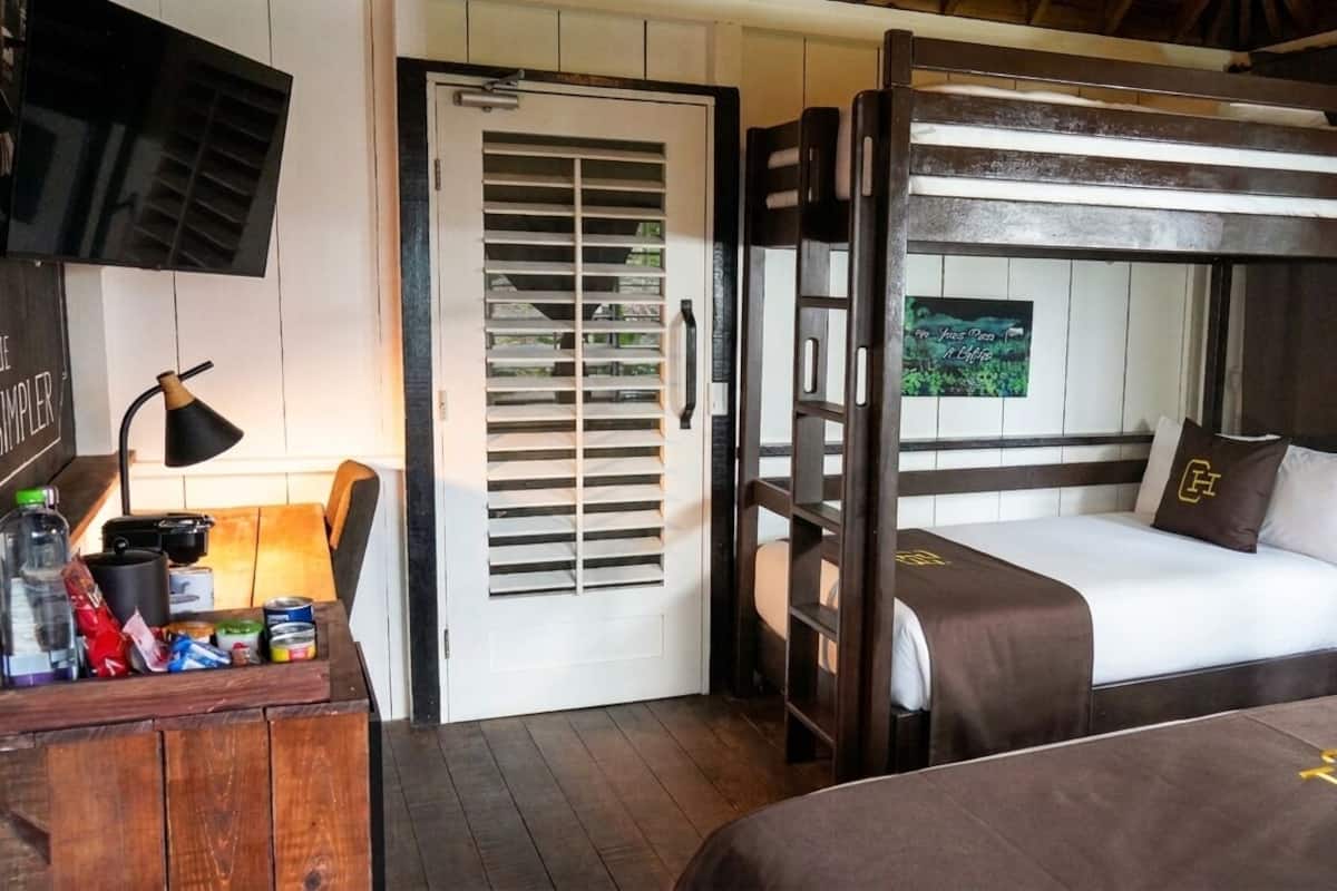 Vil·la de luxe, vistes a la badia | Minibar, caixa forta a l'habitació, wifi gratuïta i roba de llit