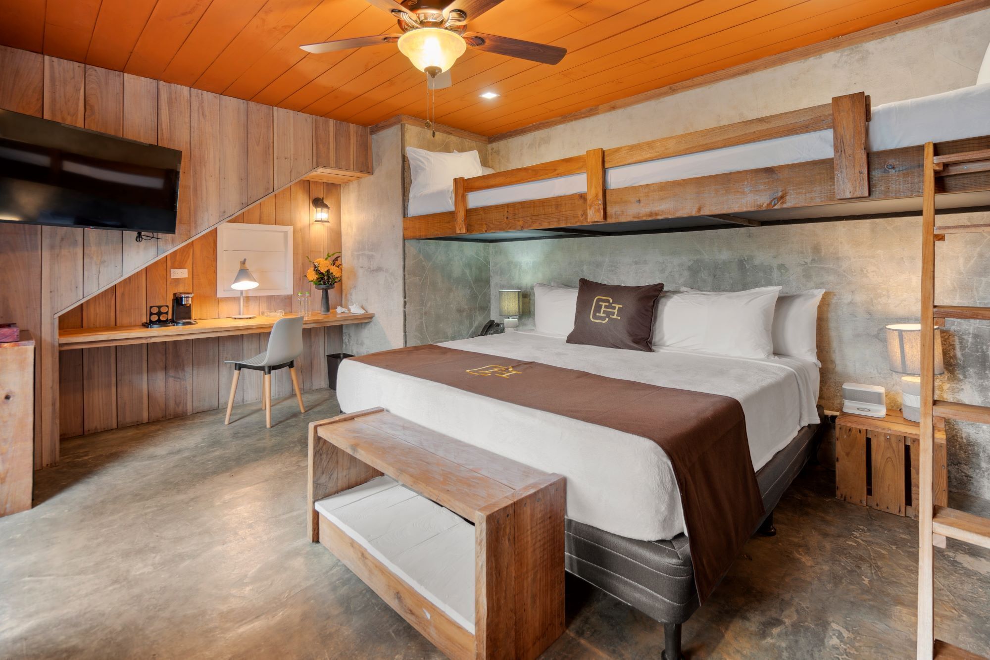 Alfa | Minibar, cassaforte in camera, Wi-Fi gratuito, lenzuola