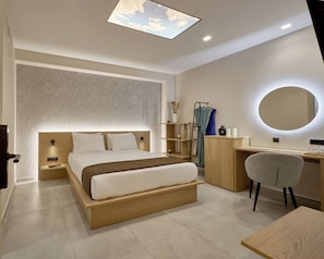Comfort Room (Inner) | In-room safe, free cots/infant beds, free WiFi, bed sheets - Athens City Suites (Athens)