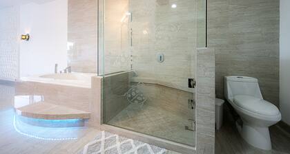 3-bedroom condo in Amazing Lake Arenal with WiFi, AC, swimming pool