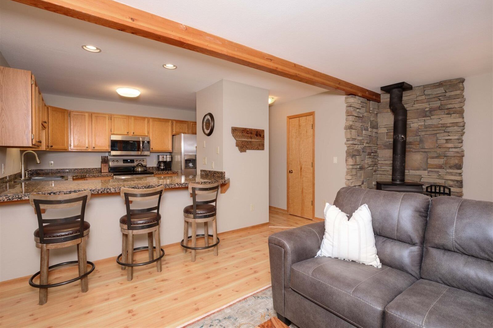 Televisión, chimenea y tenis de mesa 