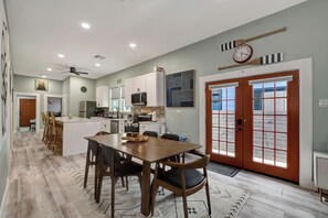 Dining - Entire Pool House in Montrose 4BR, 3BR, 4PK, 8-12 PPL (Houston)