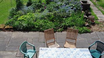 House | Outdoor dining