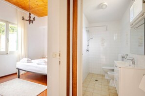 Dusche, Haartrockner, Bidet
