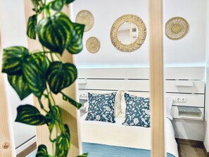 1 chambre, fer et planche à repasser, Wi-Fi, draps fournis