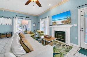 House, Multiple Beds (Tropical Dreams) | Living area