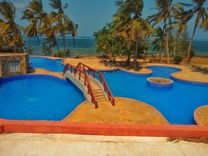 Utomhuspool