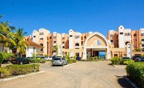 Front of property - Shanzu Oceanfront Apartments (Mombasa)