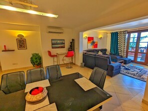 Living area - Shanzu Oceanfront Apartments (Mombasa)
