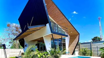Bagian depan properti