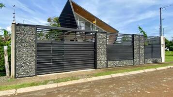 Bagian depan properti