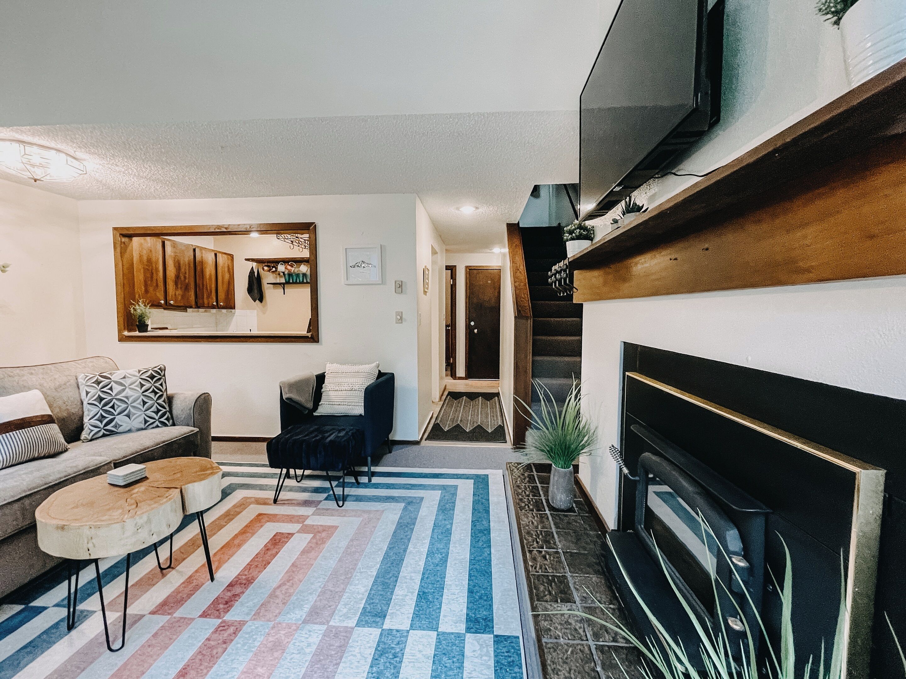 Condo, 2 Bedrooms, Smoking, Balcony | Living room