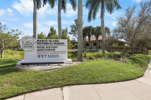 Condo, 1 King Bed with Sofa bed (Fifth floor condo with pools, spas, t) | Property grounds