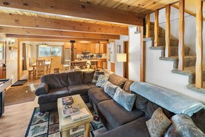Smart-TV, Kamin, Videospiele, DVD-Player