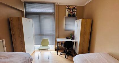 Twin Bedroom in Central London