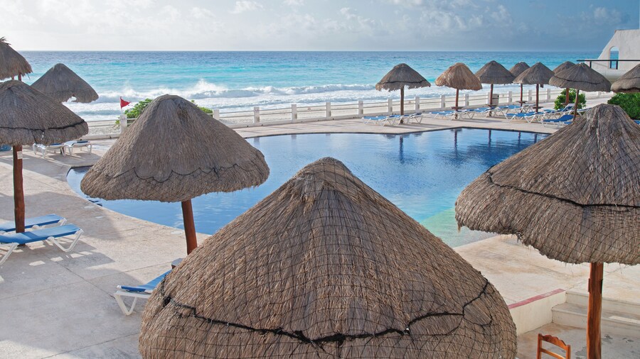 Ocean view condo with balcony hotel zone