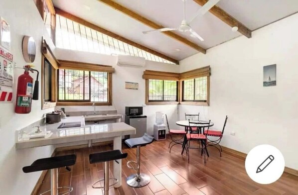 Family Cabin | Living area