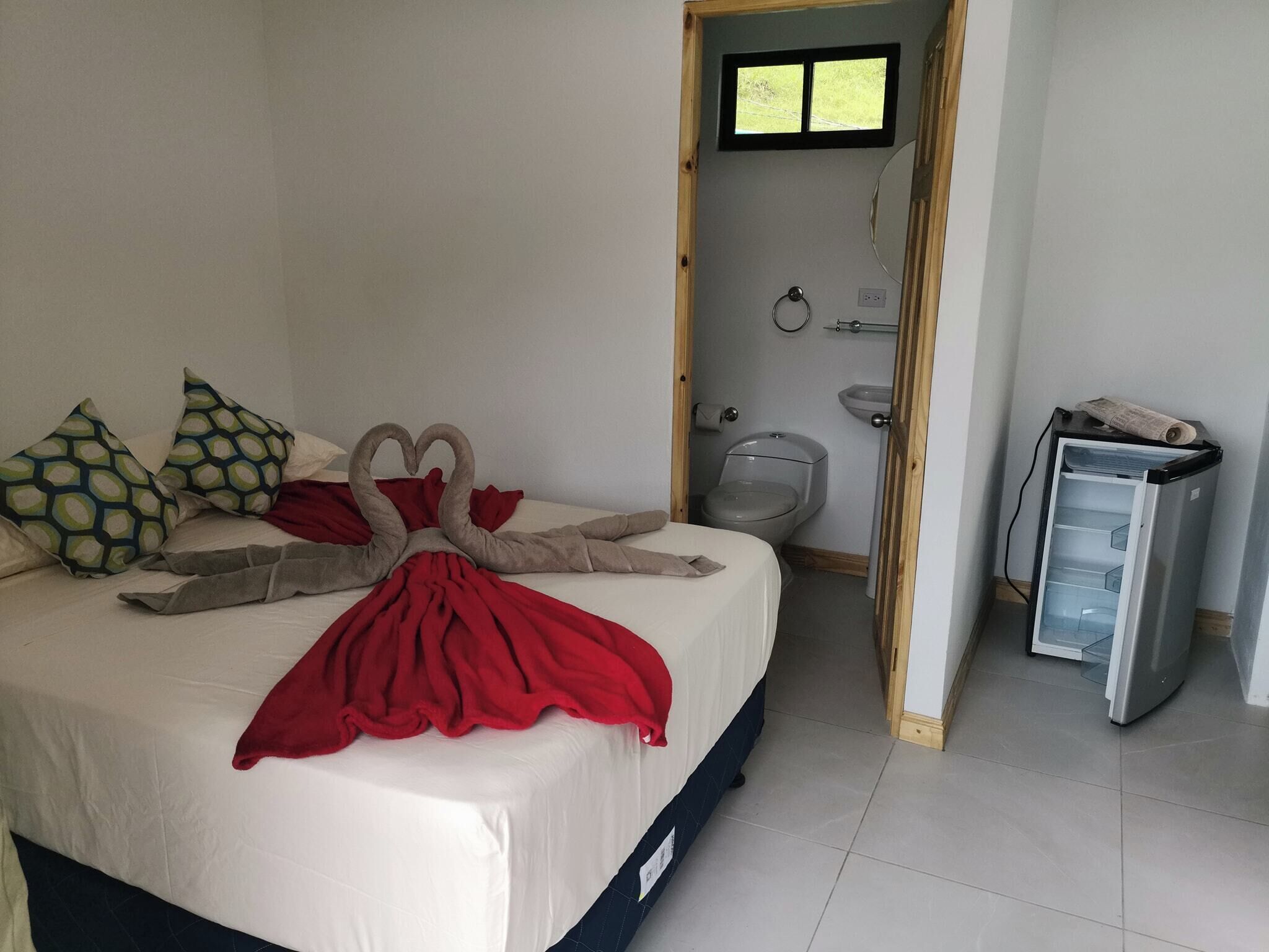 Bungalow Comfort - balkong - utsikt mot parken | Badrum | Tvål, schampo och toalettpapper