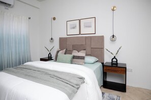 2 bedrooms, in-room safe, desk, iron/ironing board - A stylish two-bedroom haven for families/friends seeking comfort & convenience. (Gros Islet)