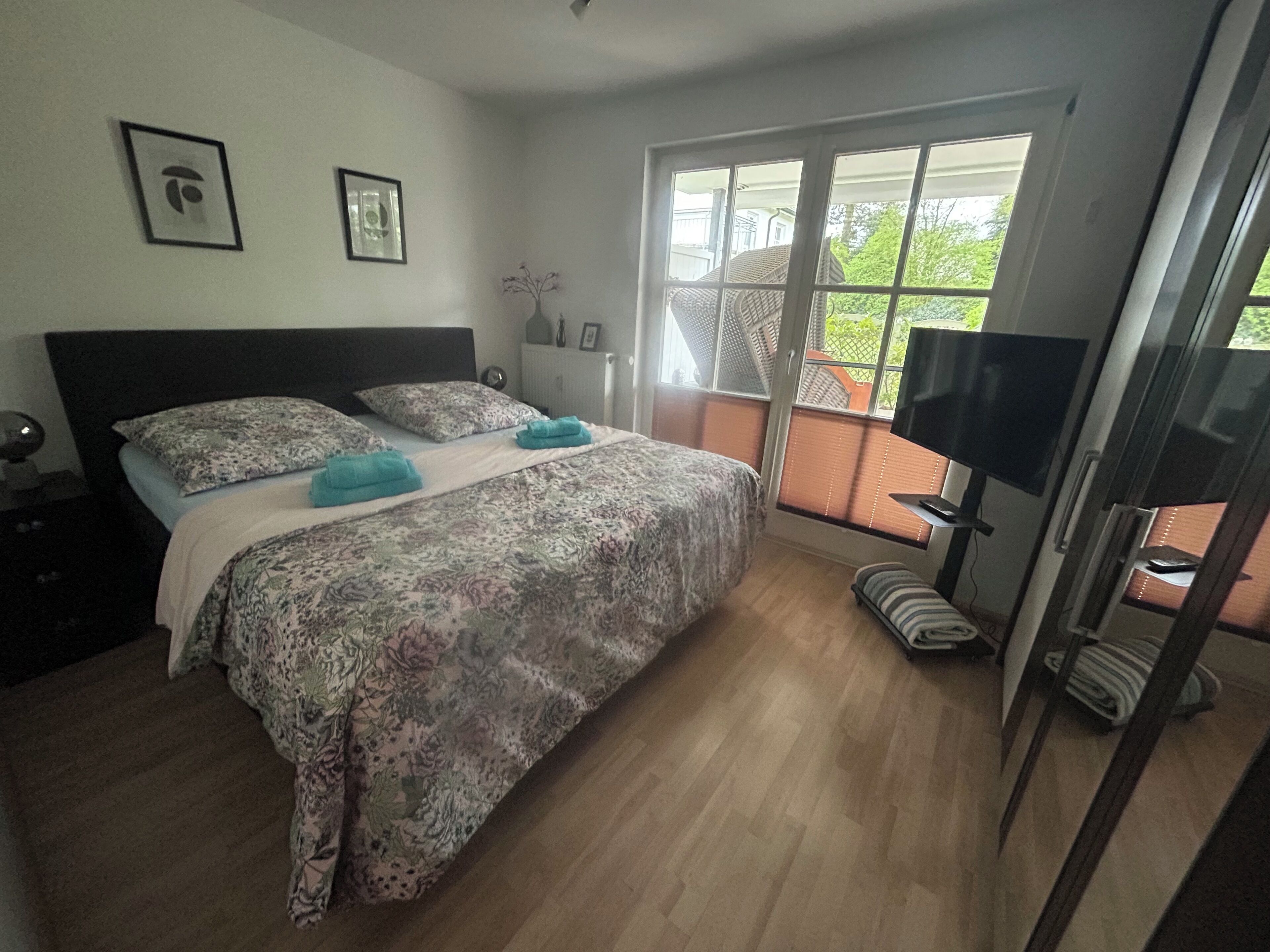 2 bedrooms, iron/ironing board, free WiFi, bed sheets