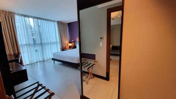 1 chambre, bureau, fer et planche à repasser, Wi-Fi